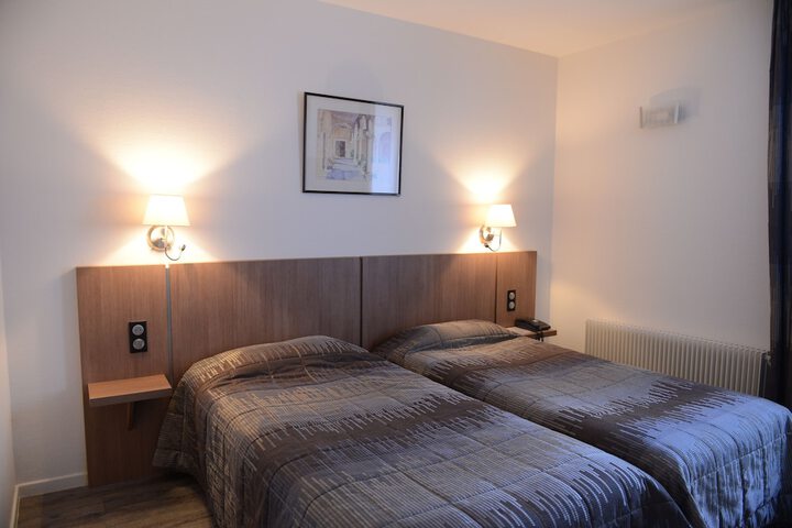 Room 7 of 30