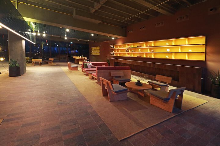 Hotel Interior 17 of 137