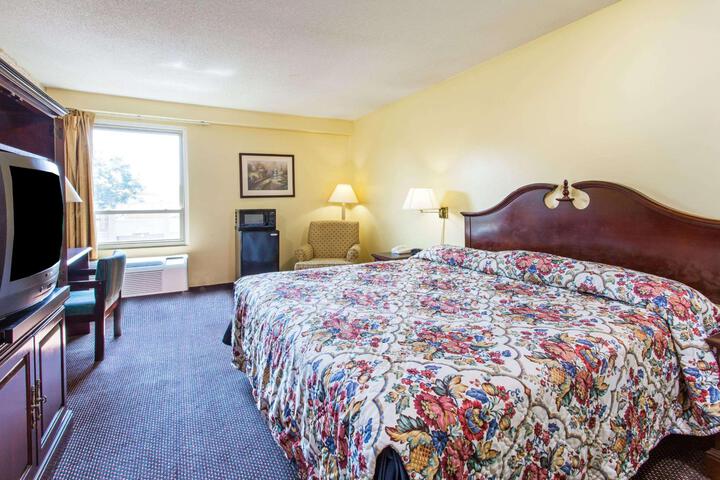 2 Double Beds (27 of 30)