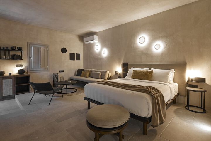Room 12 of 200