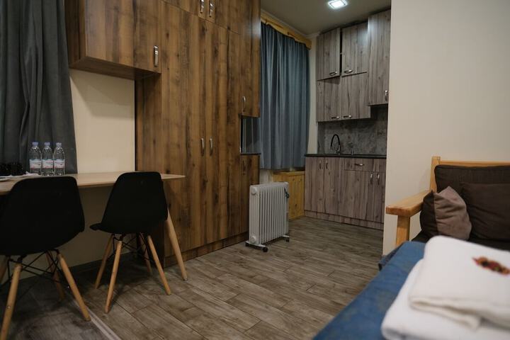 Room 17 of 94