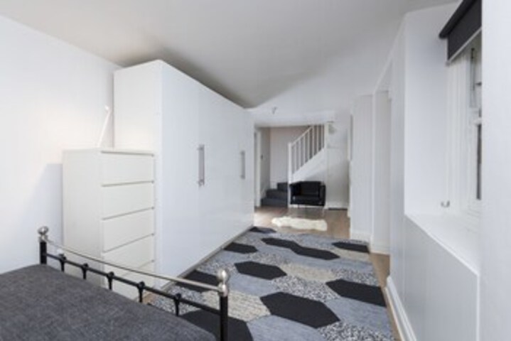 Room 12 of 26