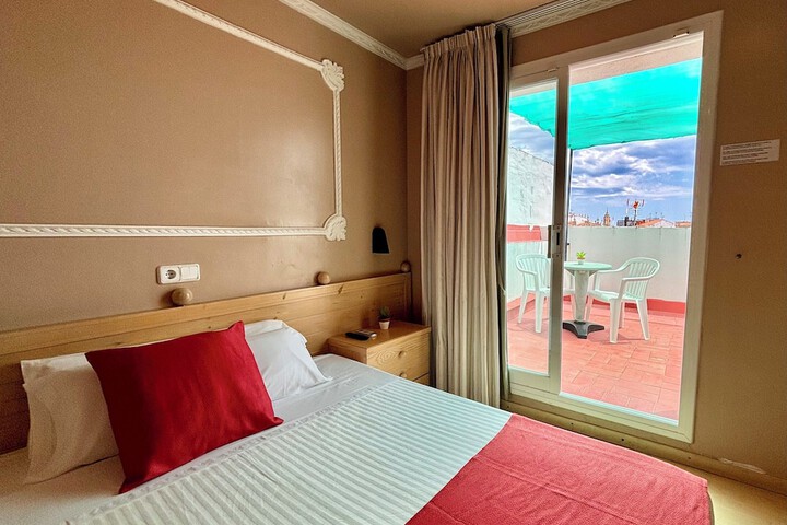 Room 5 of 18