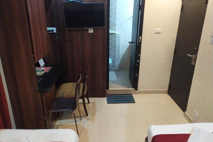 Room 25 of 58