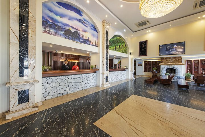 Hotel Interior 9 of 122