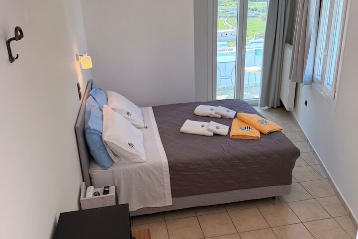Room 25 of 77