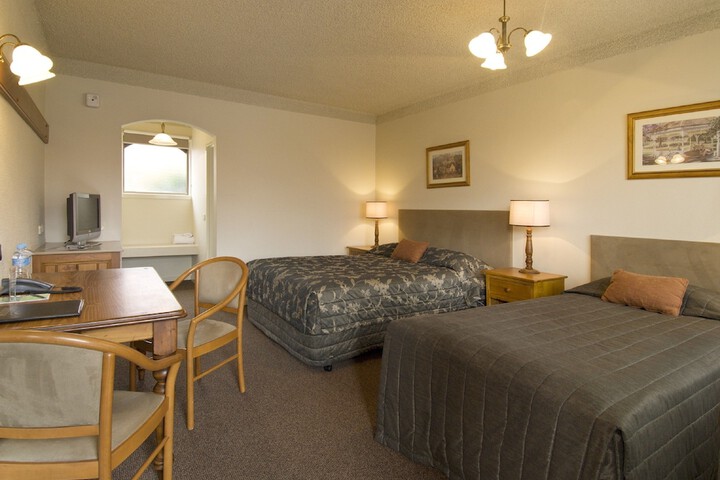 Room 3 of 32