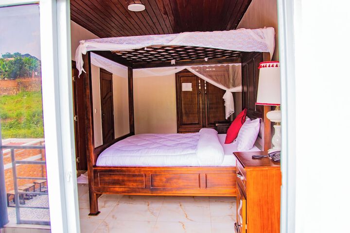 Room 5 of 29