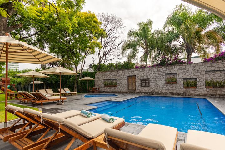 Pool 84 of 120