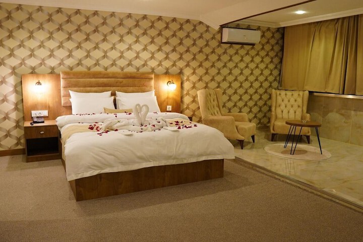 Room 16 of 39