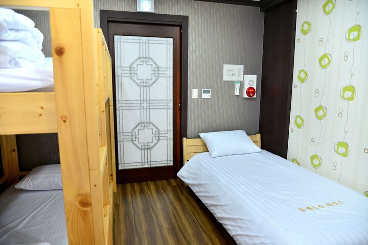 Room 18 of 43