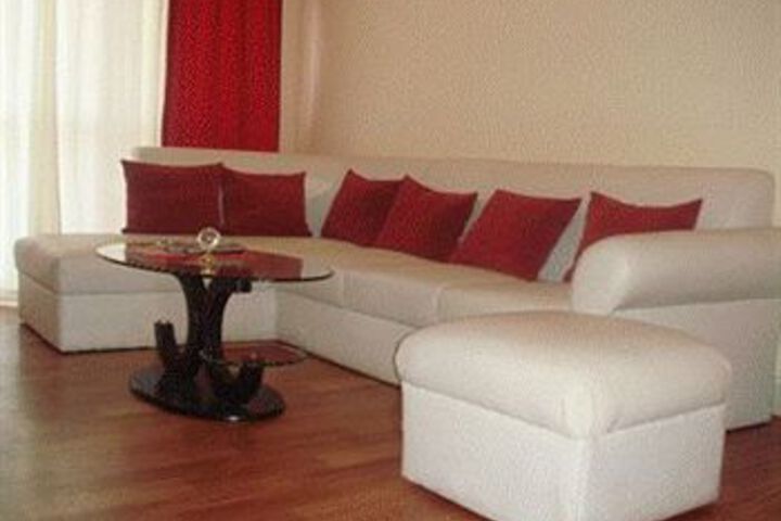 Room 15 of 27