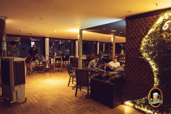 Lounge 58 of 66