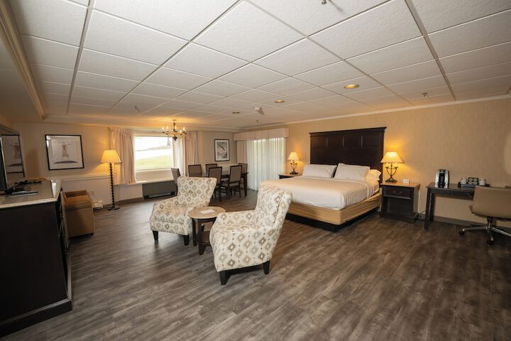 Suite 83 of 92