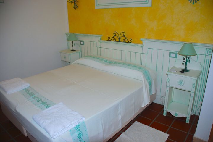 Room 5 of 37
