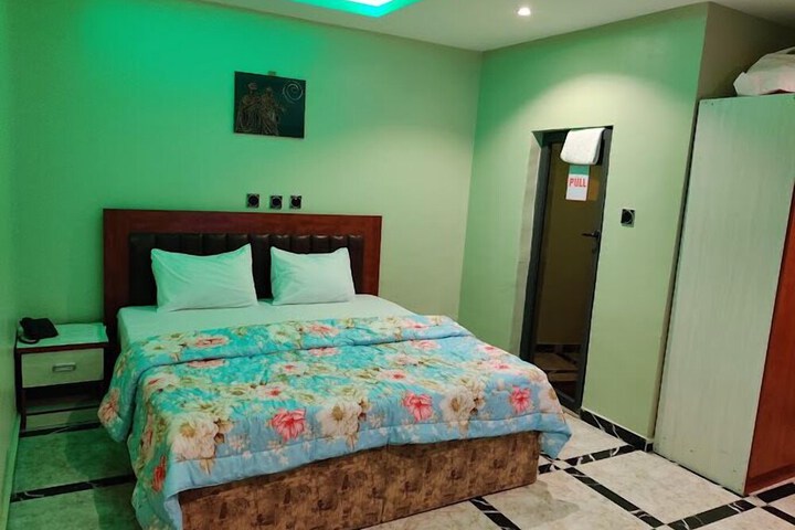 Room 7 of 46