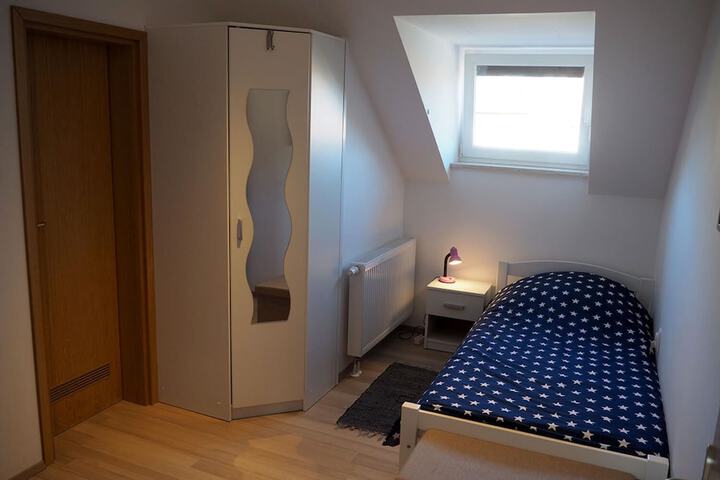 Room 10 of 13