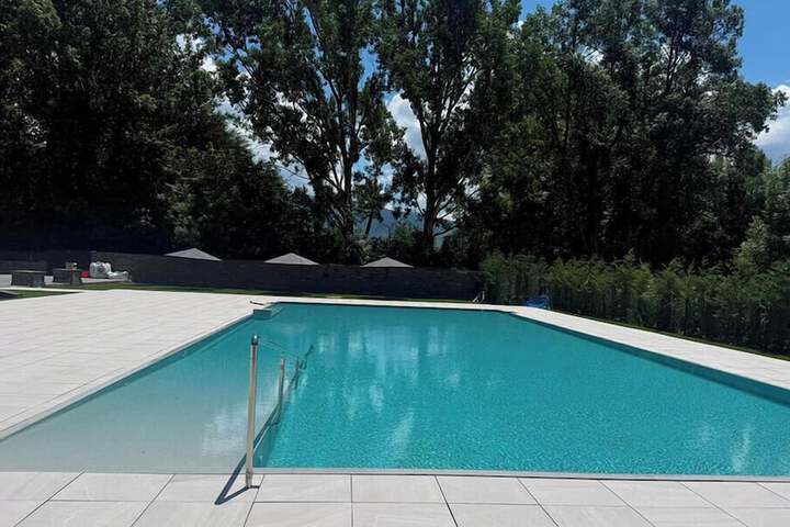 Pool 33 of 50