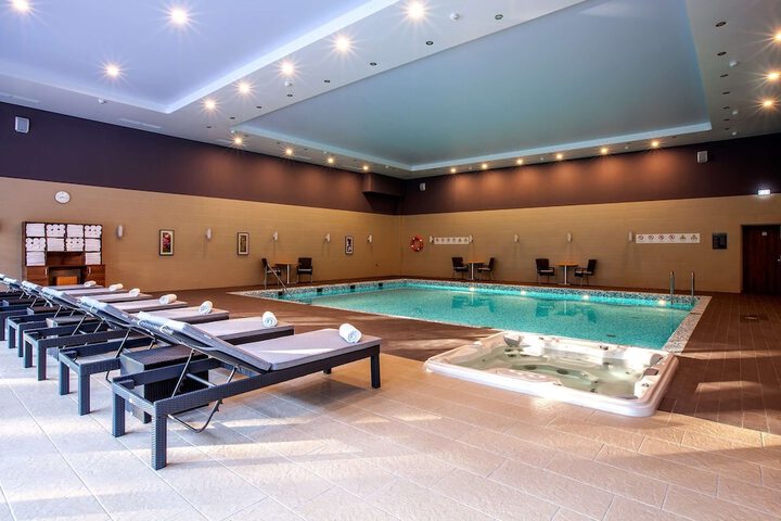 Pool 38 of 117