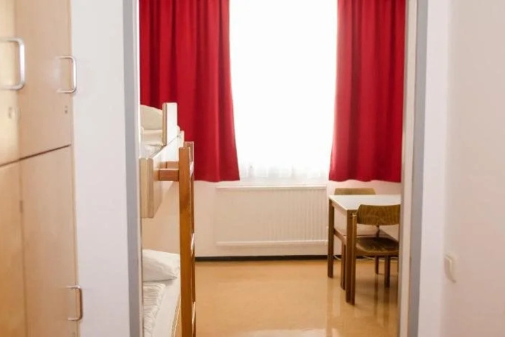 Room 5 of 20
