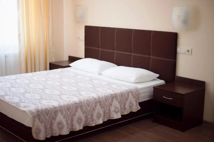 Room 2 of 32