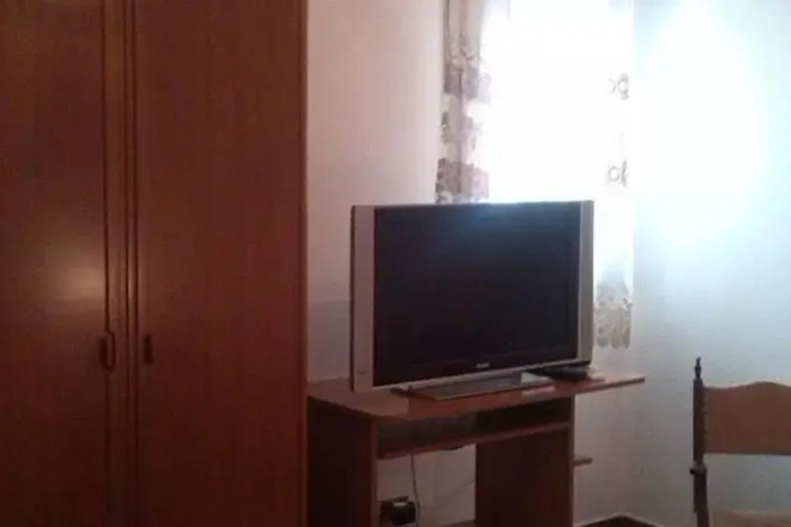 Room 3 of 9