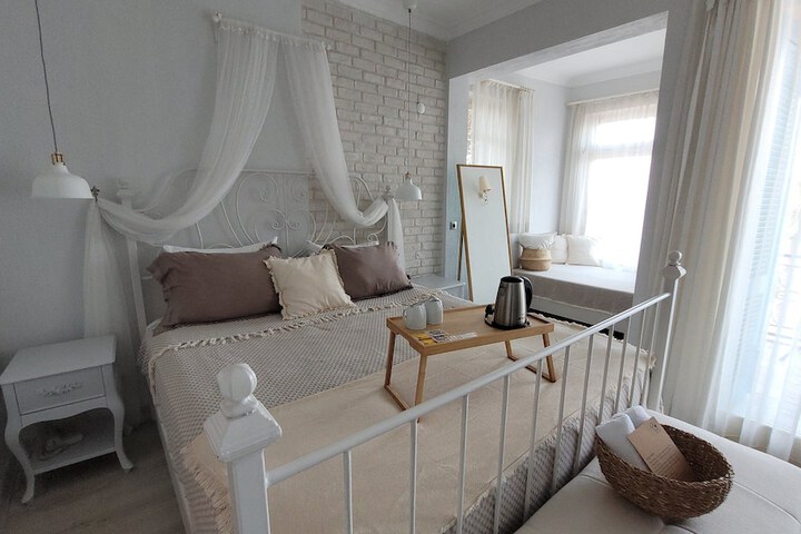Room 16 of 85