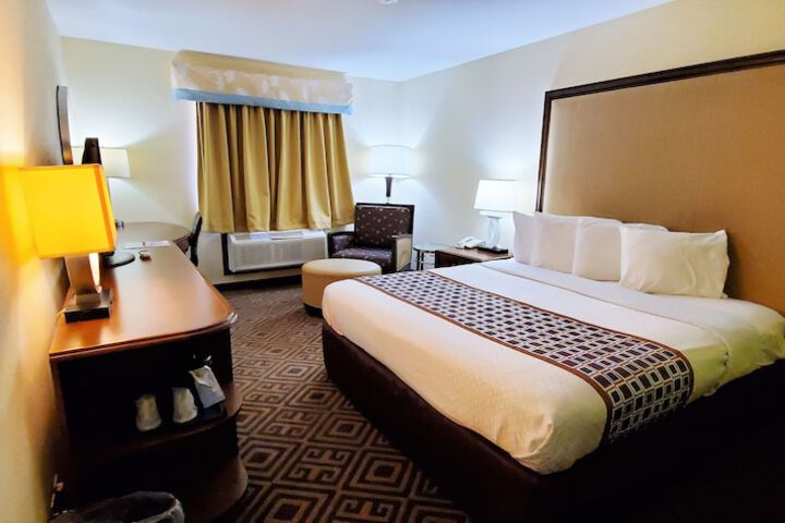 1 King Bed Accessible (5 of 21)