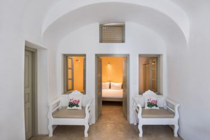 Room 16 of 19