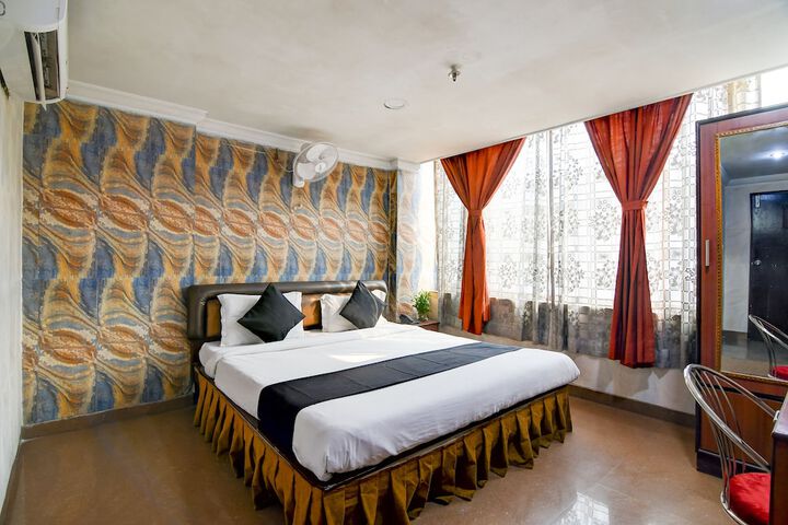 Room 11 of 24