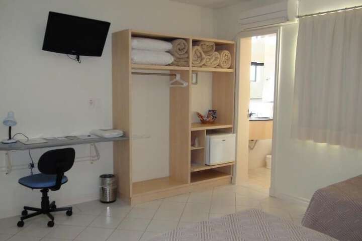 Room 10 of 36