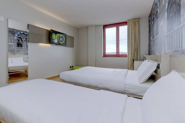 Room 17 of 39