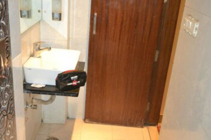 Room 2 of 27