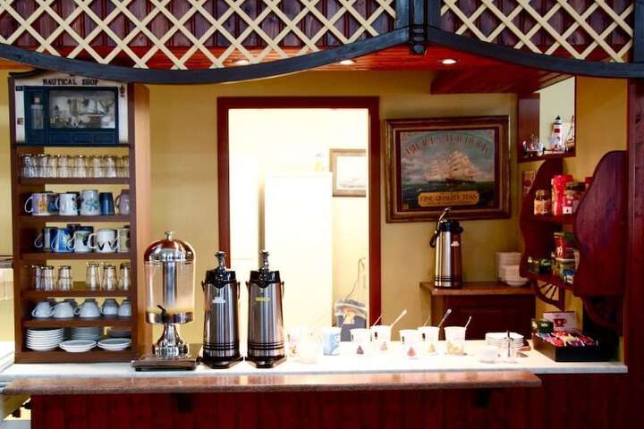 Breakfast/Coffee Service 52 of 78
