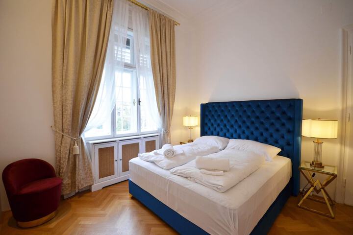 Room 17 of 49