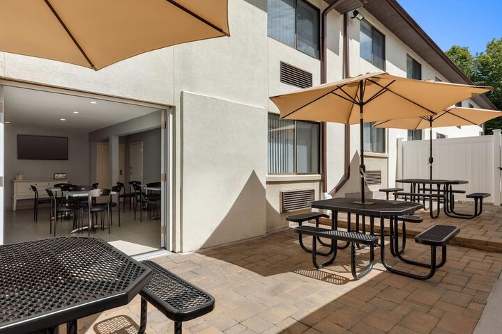 Breakfast/Coffee Service 54 of 57