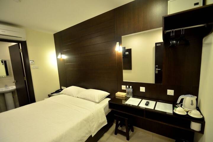 Room 7 of 17
