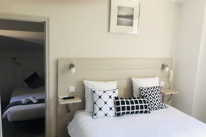 Room 6 of 43