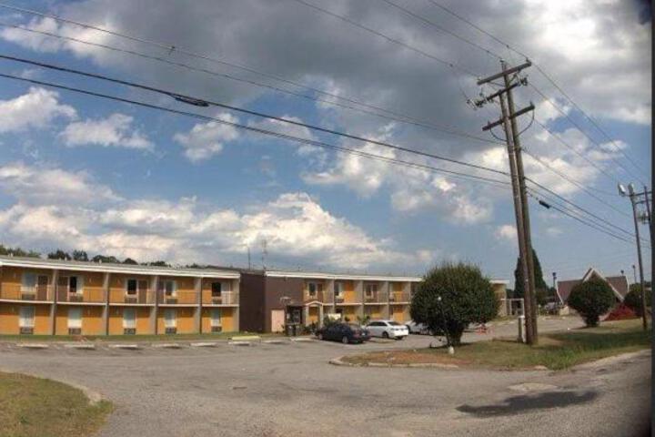 Hawthorn Suites by Wyndham Columbia