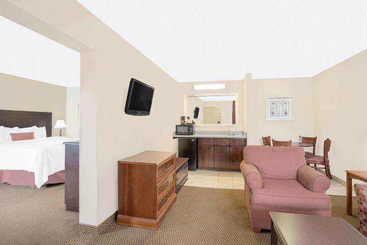 1 King Bed (1 of 9)