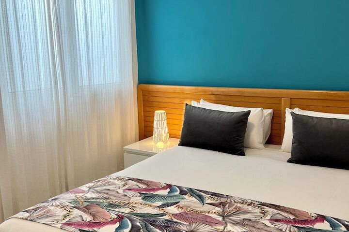 Room 5 of 38
