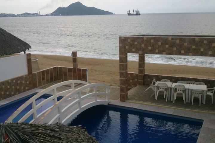 Pool 50 of 78