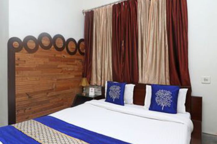 Room 6 of 24