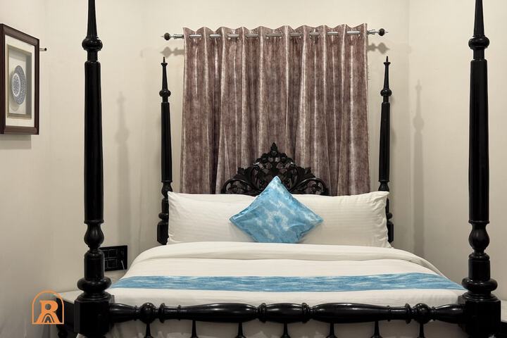 Room 21 of 97