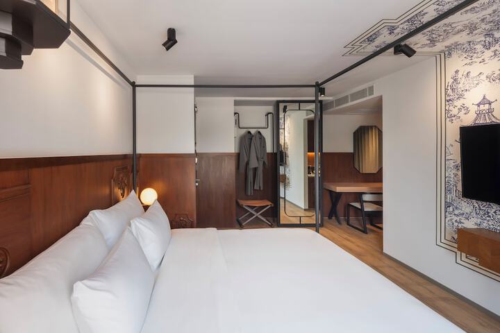Room 10 of 95