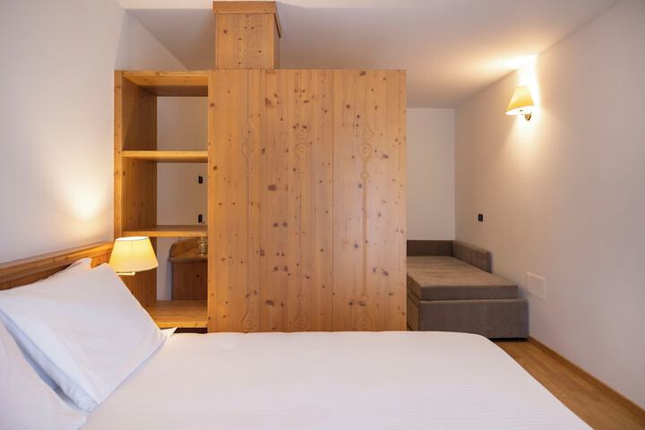 Room 36 of 73