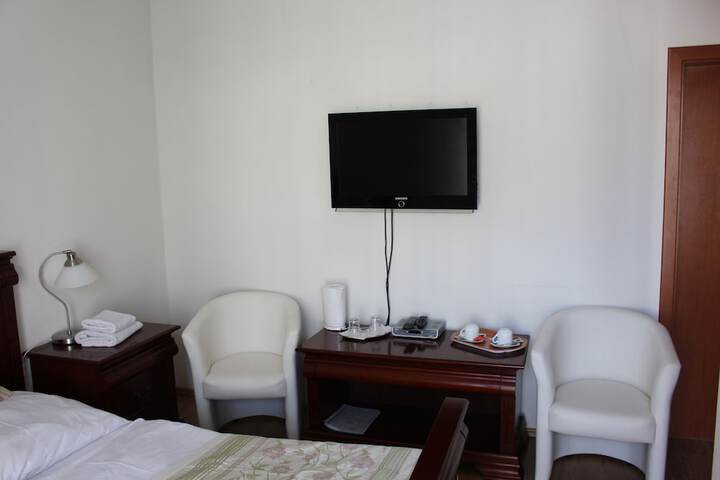 Room 7 of 64