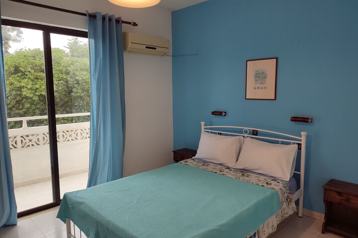 Room 8 of 35