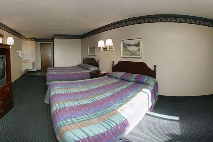 Room 5 of 11