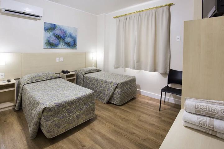 Room 6 of 84